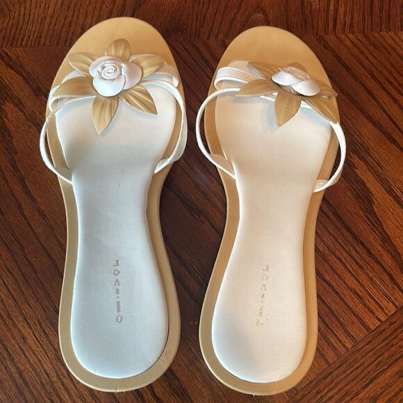 Olivor 3-D Floral Appliqué Slide Sandals Tan White - Picture 4 of 12